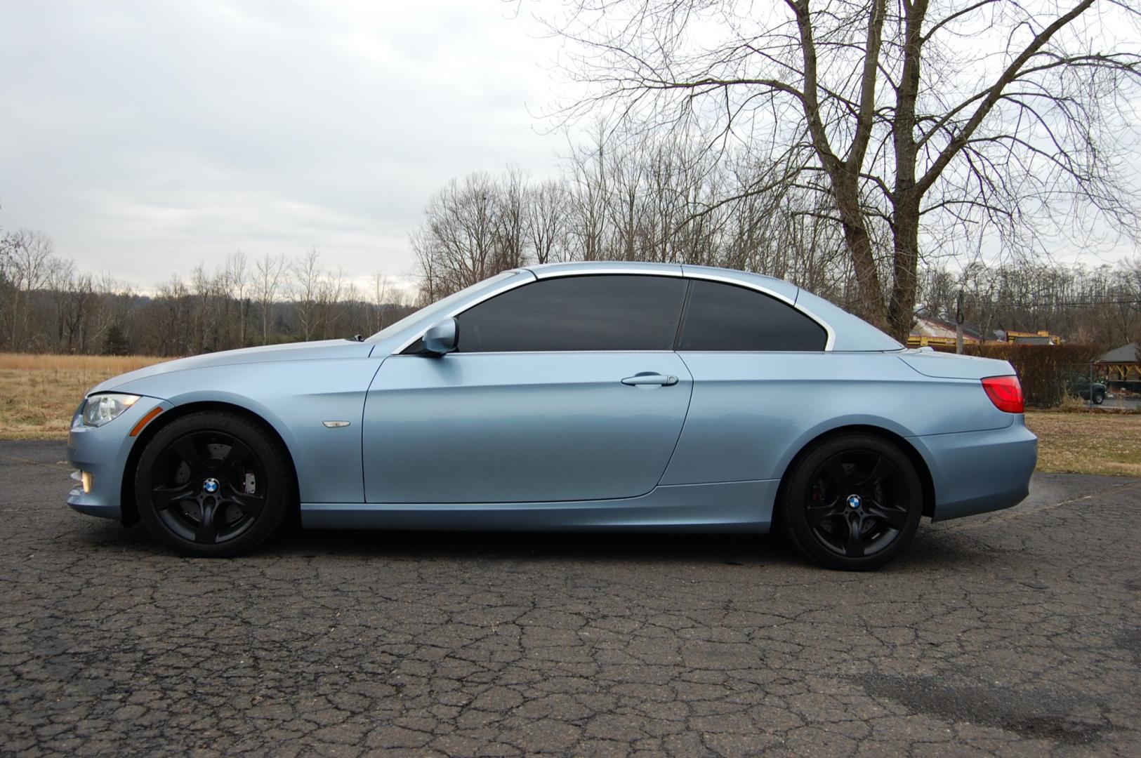 2012 Blue /Gray Leather BMW 3-Series (WBADX7C50CE) with an 3.0L L6 DOHC 24V turbocharged engine, Automatic transmission, located at 6528 Lower York Road, New Hope, PA, 18938, (215) 862-9555, 40.358707, -74.977882 - Here for sale is a nice 2012 BMW 335i Hard Top Convertible. Under the hood is a strong running 3.0 liter turbocharged inline 6 cylinder which puts power to the rear wheels via a smooth shifting automatic transmission with paddle shifters. Features include; Gray leather interior, keyless entry sys - Photo#1